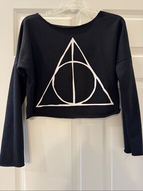 Black Cropped Sweatshirt with Harry Potter Deathly Hallows Symbol